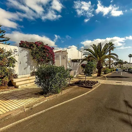 Lovely House In Americas 아파트 *